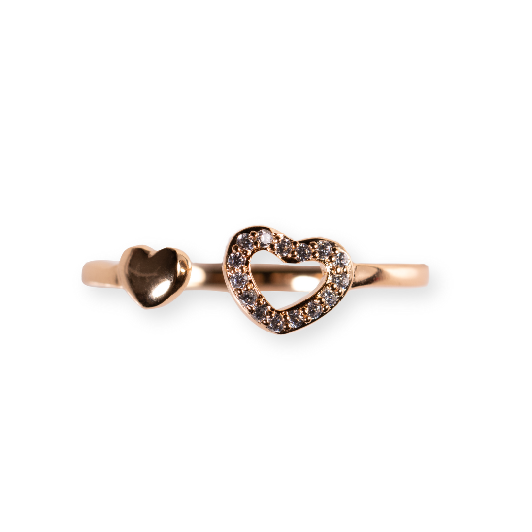 Ring with a round crystal