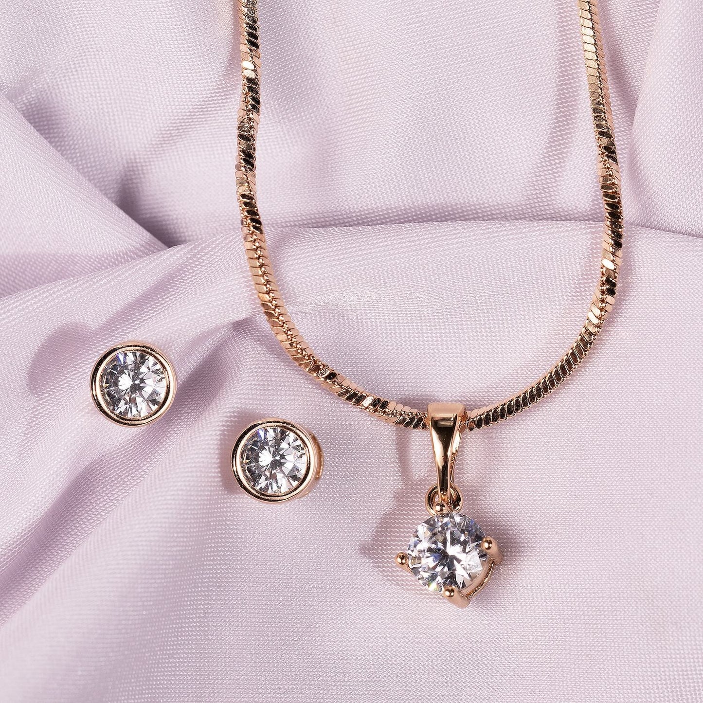 Rose gold jewelery set 'stud earrings and classic necklace'