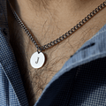 Vīriešu kaklarota ar personalizētu gravētu medaljonu