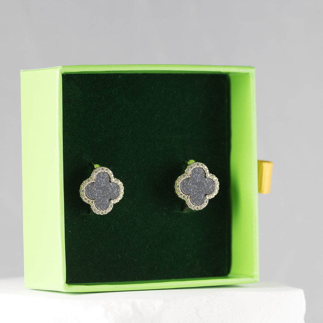 Grezni clover riņķīšu auskari 'PARIS'