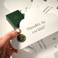 Atslēgu piekariņš ar personalizētu gravētu bērniņa medaljonu un mazuļu kartītes