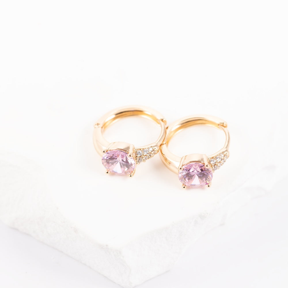 Klasiski auskari piemēroti ikdienas nēsāšanai.