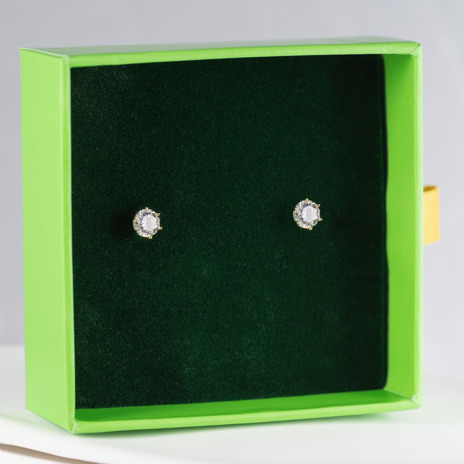 Antialerģiski nagliņauskari 'TILA'