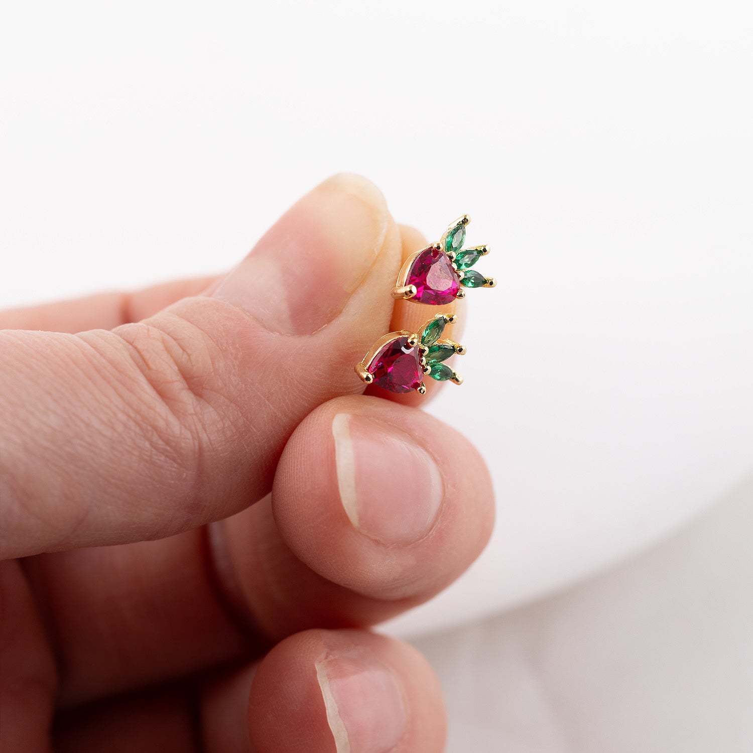 Antialerģiski nagliņauskari 'AVENE'