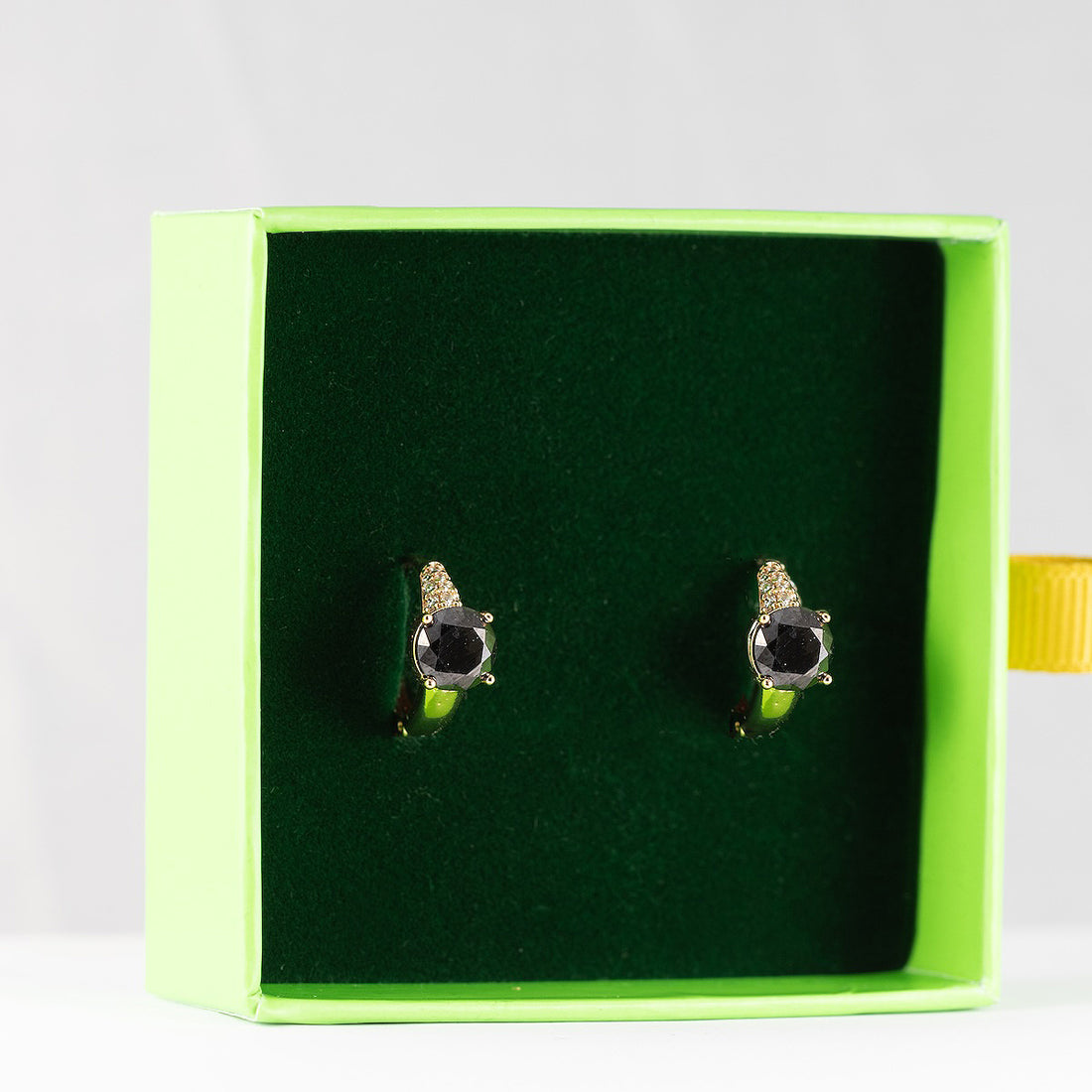 Antialerģiski Riņķīšu auskari ar melniem kristāliem 'DREW'