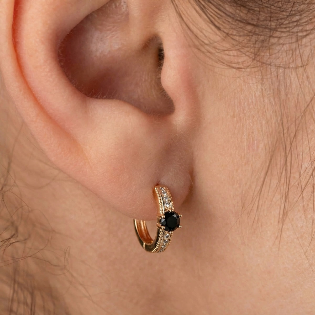 Auskari ar riņķīšu aizdari un antialerģisku rozā zelta pārklājumu DENIZE