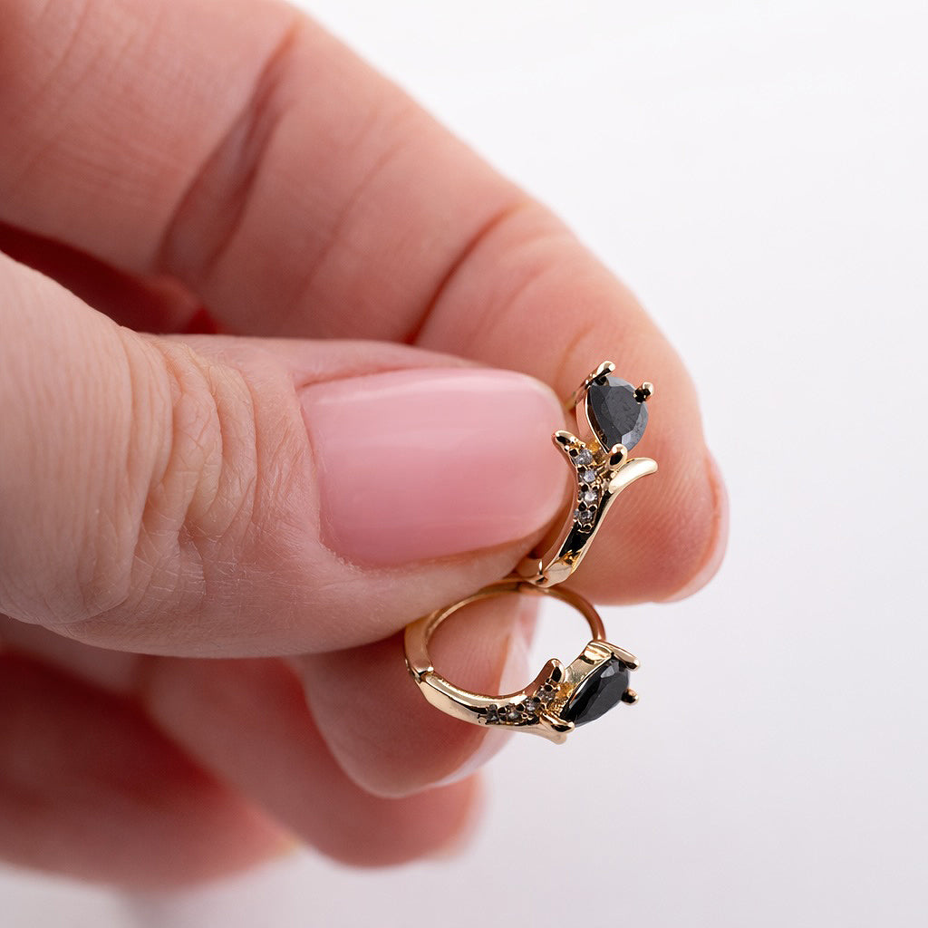 Antialerģiski auskari ar melniem kristāliem 'DAKOTA'