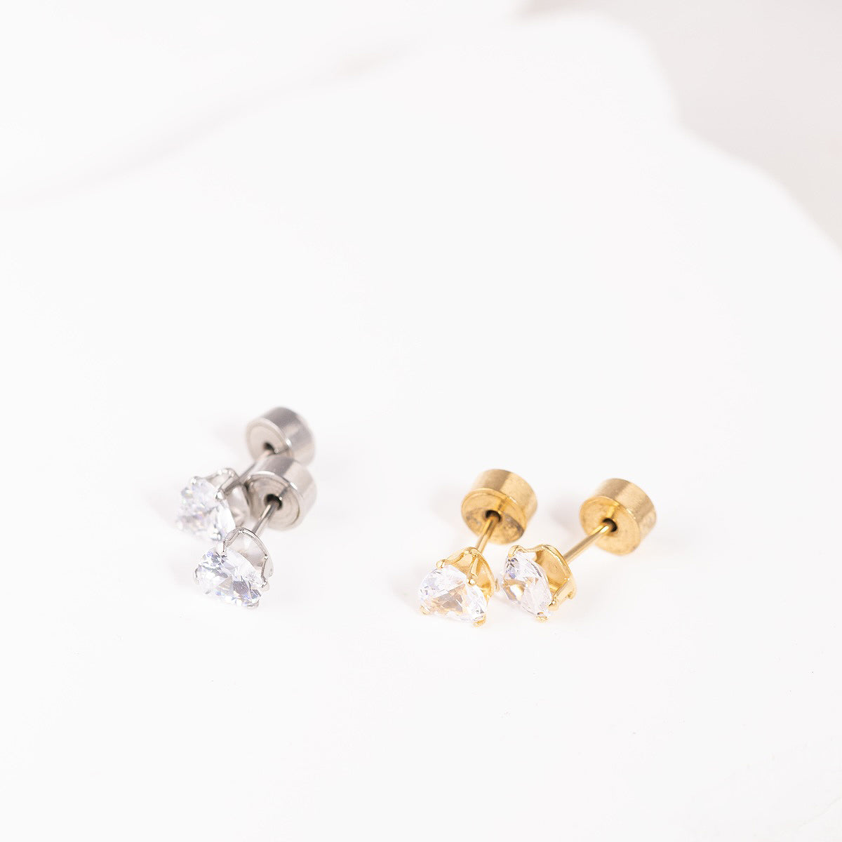 Bērnu nagliņauskari 'Kristālu sirsniņas' ar plakanu aizmugurīti