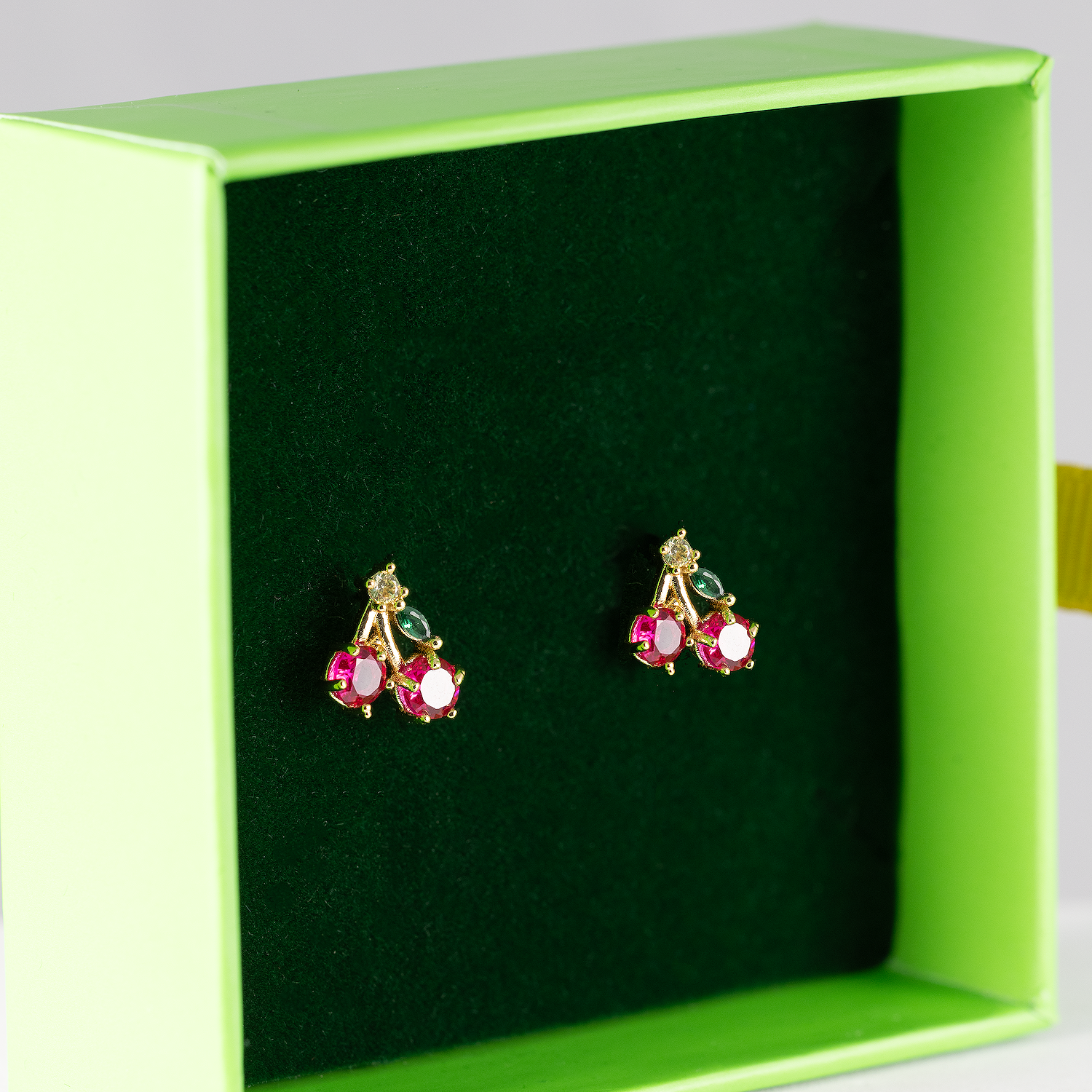 Antialerģiski bērnu auskari 'ĶIRSIS'