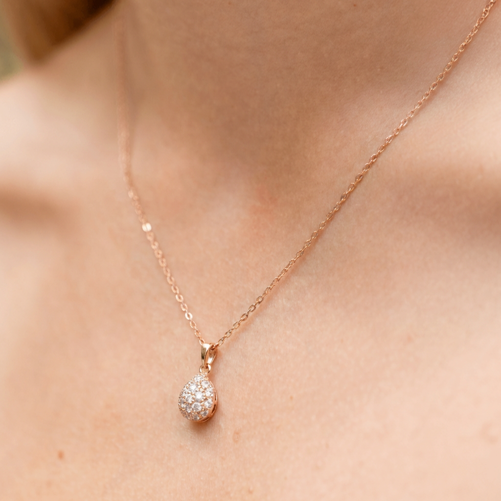 Kaklarota ar klasisku lāsītes kulonu 'ZELMA'