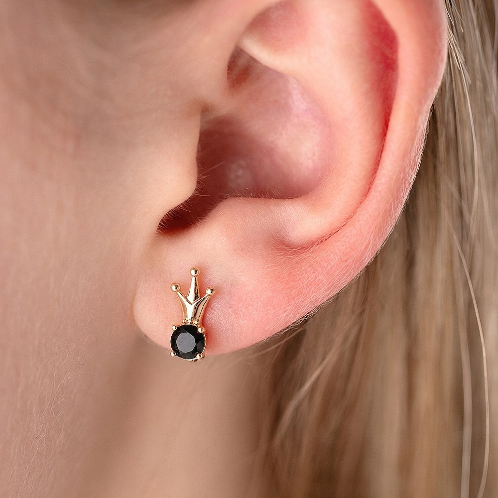 Stilīgi ikdienas auskari ar antialerģiskām īpašībām un izturību pret mitrumu.