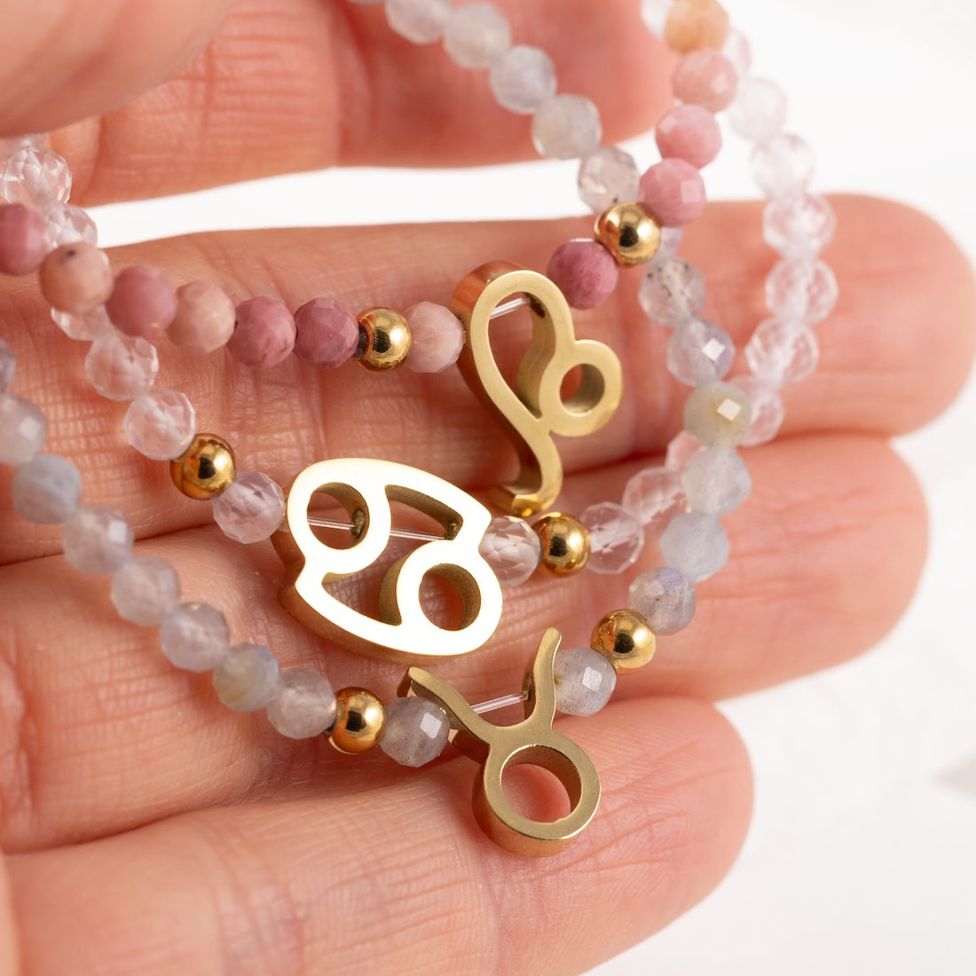 Lavas akmens rokassprādze ar horoskopu