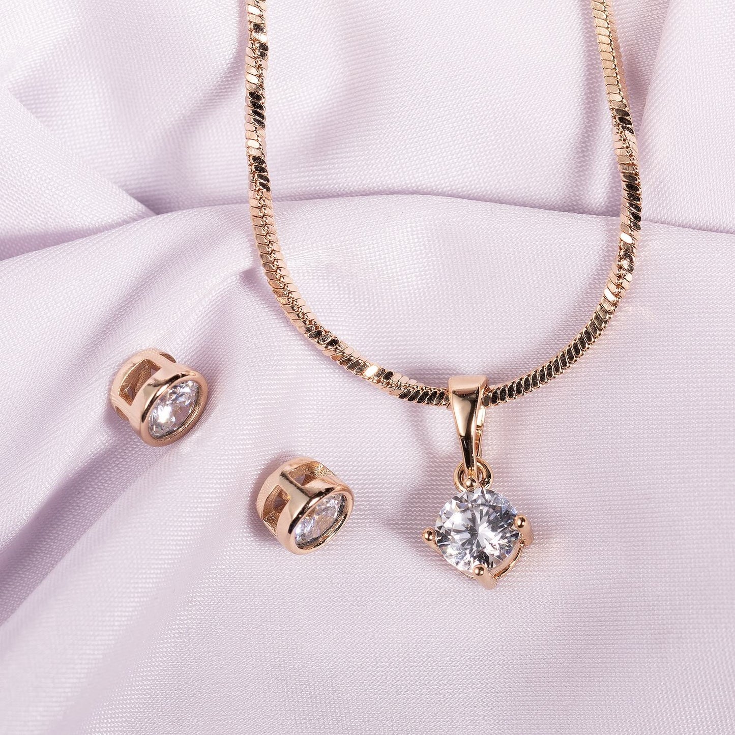 Rose gold jewelery set 'stud earrings and classic necklace'